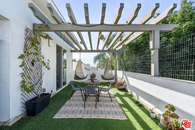 $8,000 | 1745 South Barrington Avenue, Los Angeles, CA 90025