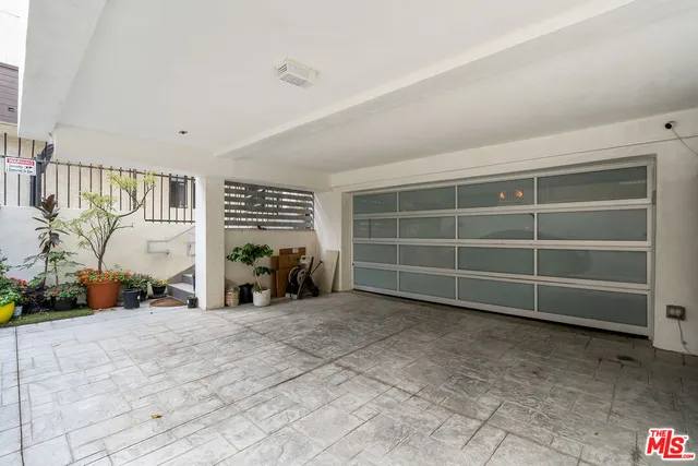 $8,000 | 1745 South Barrington Avenue, Los Angeles, CA 90025