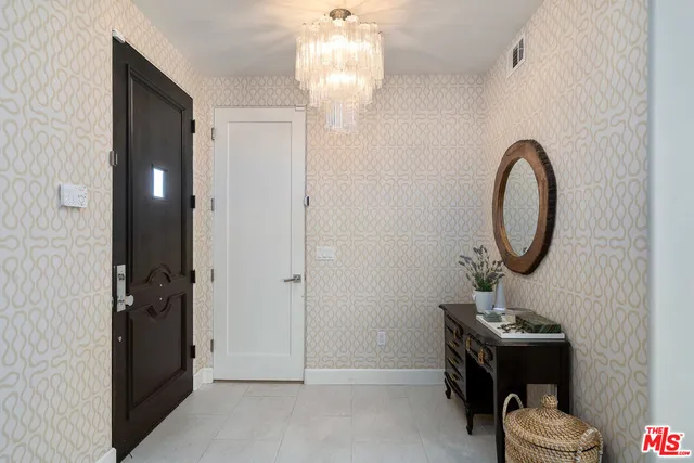 $8,000 | 1745 South Barrington Avenue, Los Angeles, CA 90025