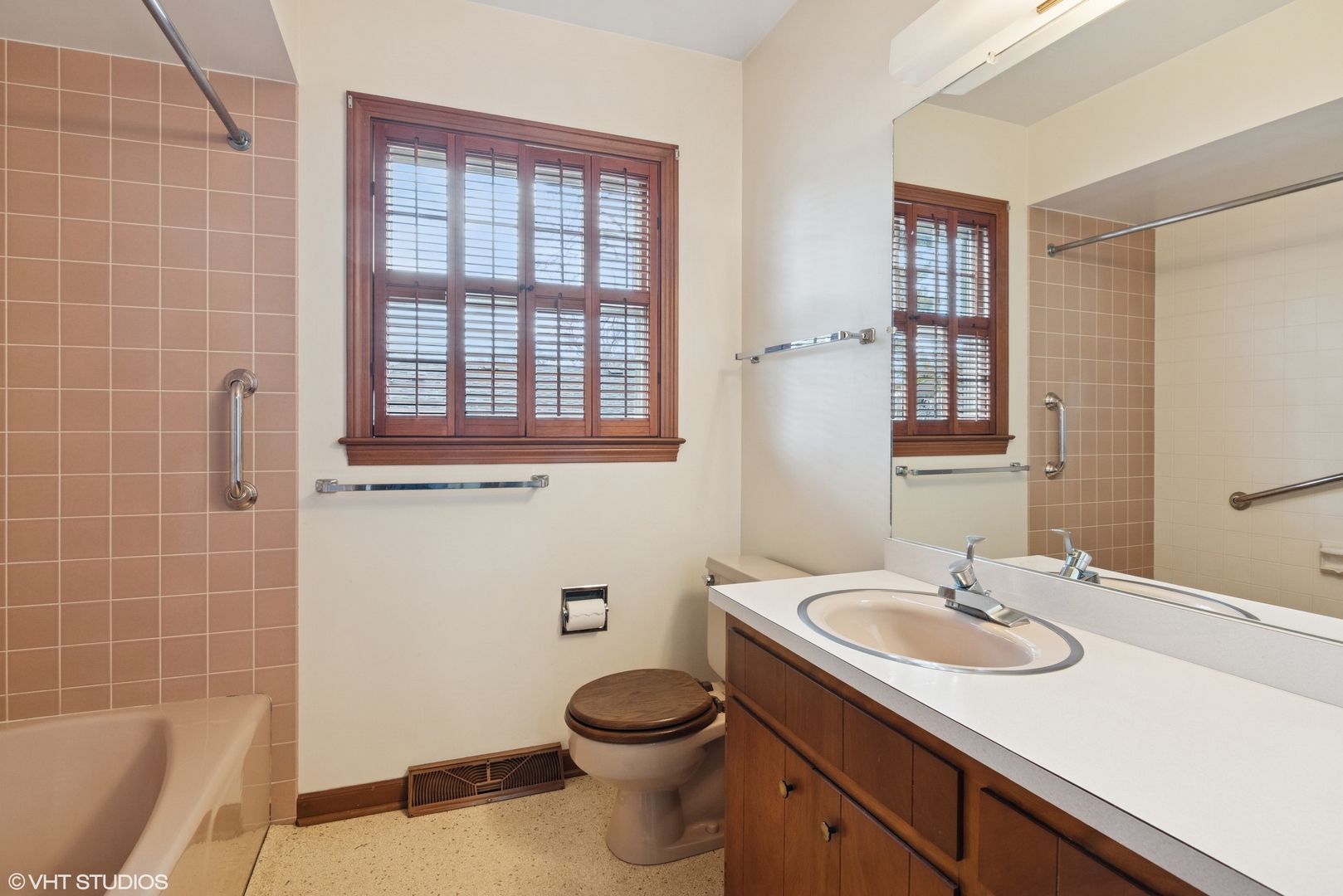 429 Grant Avenue Geneva, IL 60134 - Photo 23 of 34 a bathroom with a granite countertop sink toilet and shower