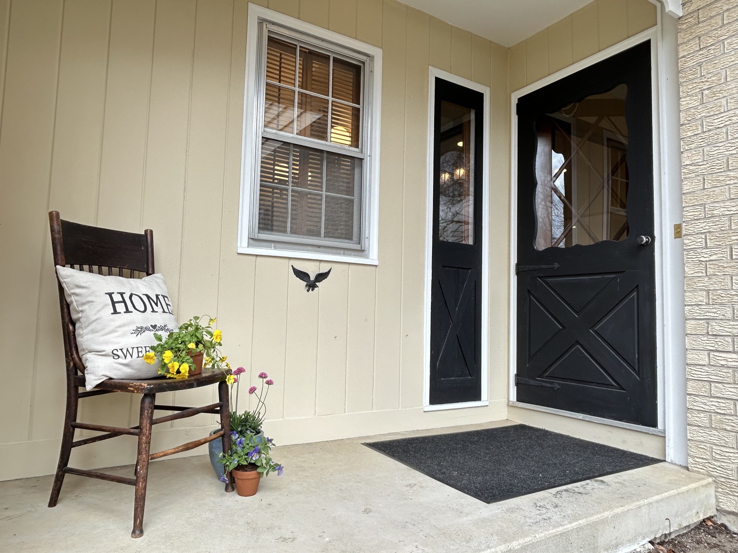 429 Grant Avenue Geneva, IL 60134 - Photo 3 of 34 a house view with a seating space