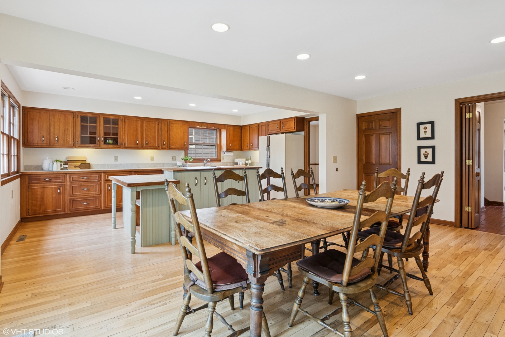 429 Grant Avenue Geneva, IL 60134 - Photo 5 of 34 a view of a dining room with furniture and wooden floor