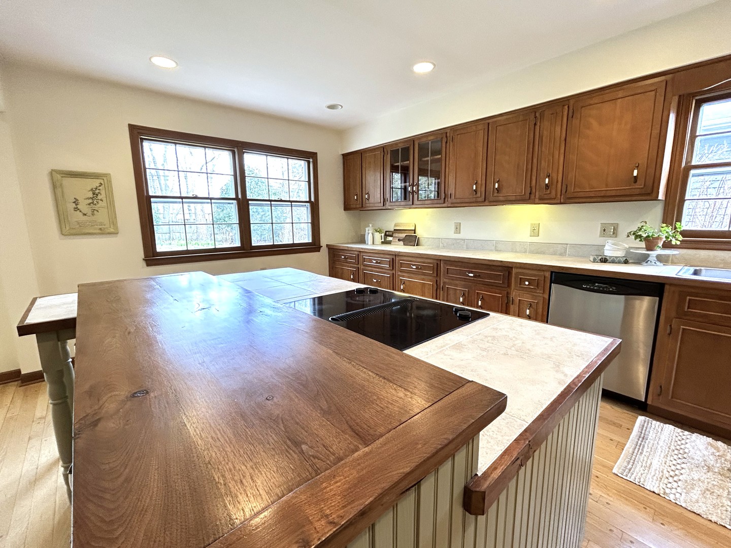 429 Grant Avenue Geneva, IL 60134 - Photo 8 of 34 a kitchen with wooden cabinets and sink