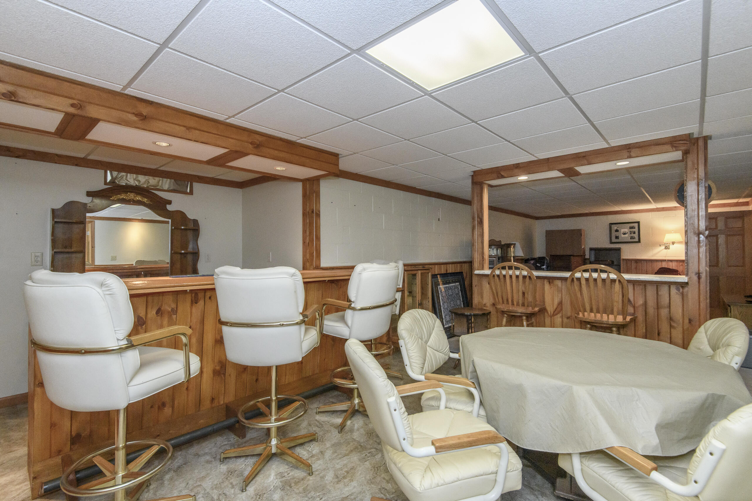 966 Bay View Circle Mukwonago, WI 53149 - Photo 29 of 44 LL Bar Area