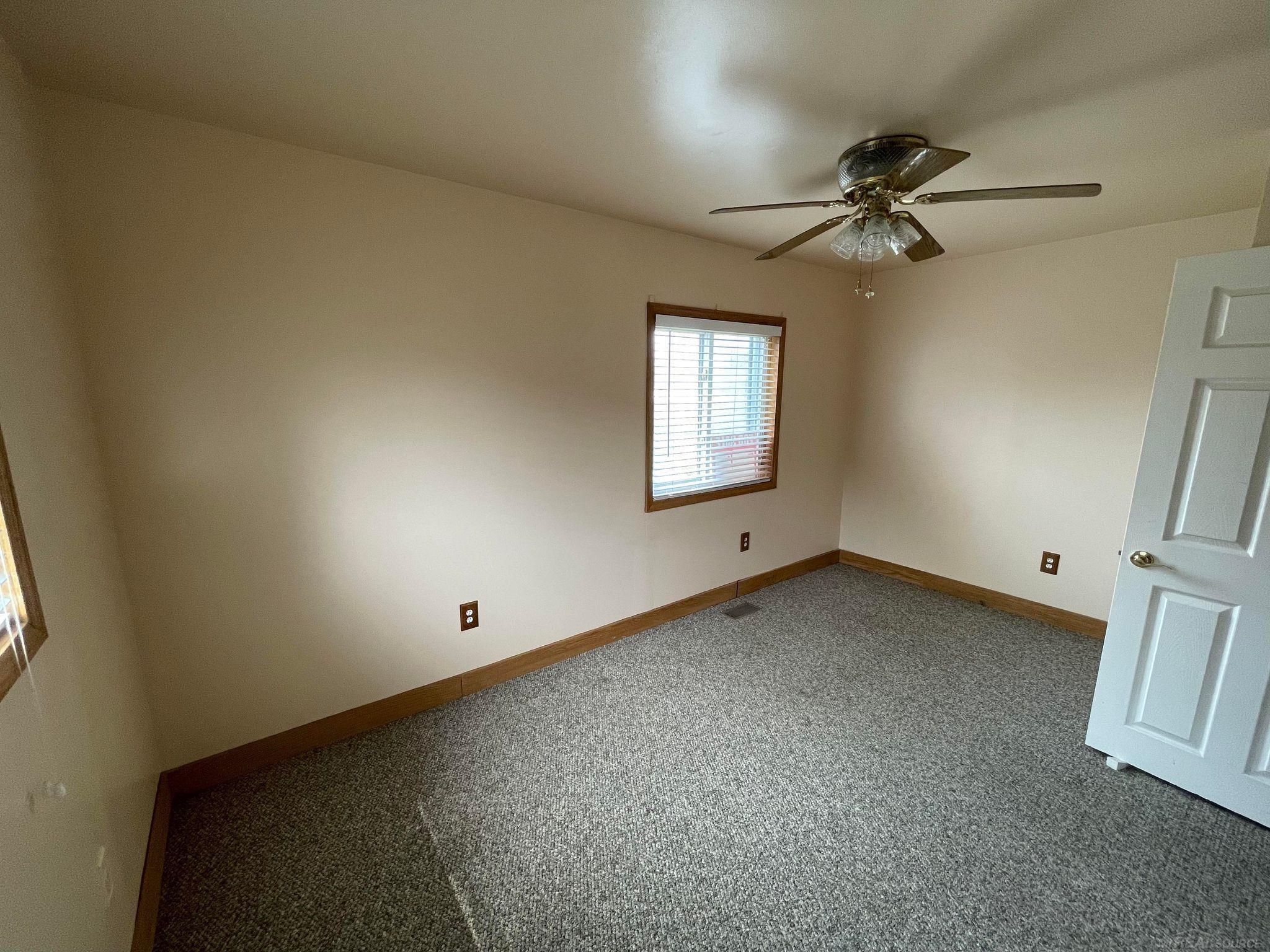 32245 Sutton Road New Baltimore, MI 48047 - Photo 15 of 29 50090922-14.JPG