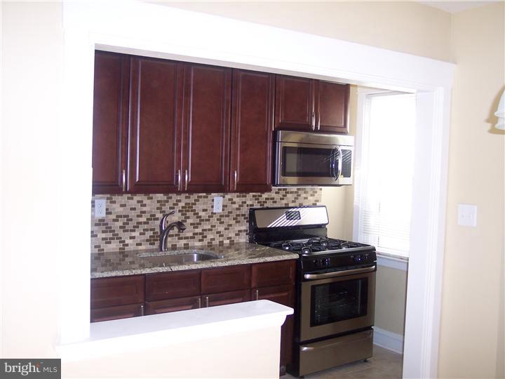 934 Edgemore Road Philadelphia, PA 19151 - Photo 5 of 9 Gallery Image 5