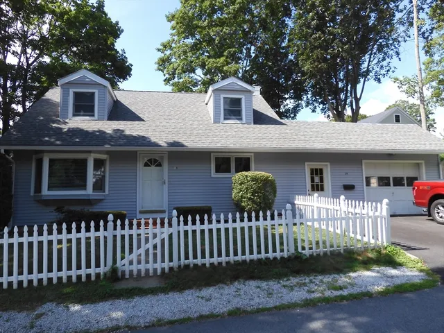 $530,000 | 19 Perkins Street, Amesbury, MA 01913