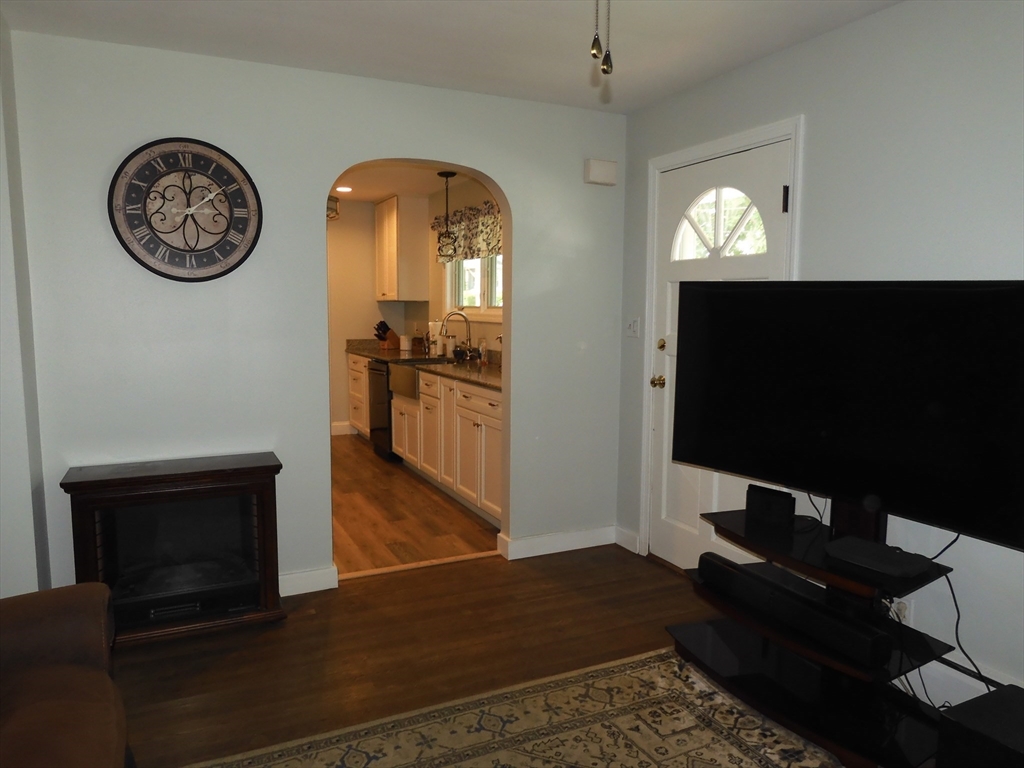 19 Perkins Street Amesbury, MA 01913 - Photo 12 of 27