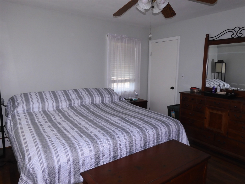 19 Perkins Street Amesbury, MA 01913 - Photo 14 of 27