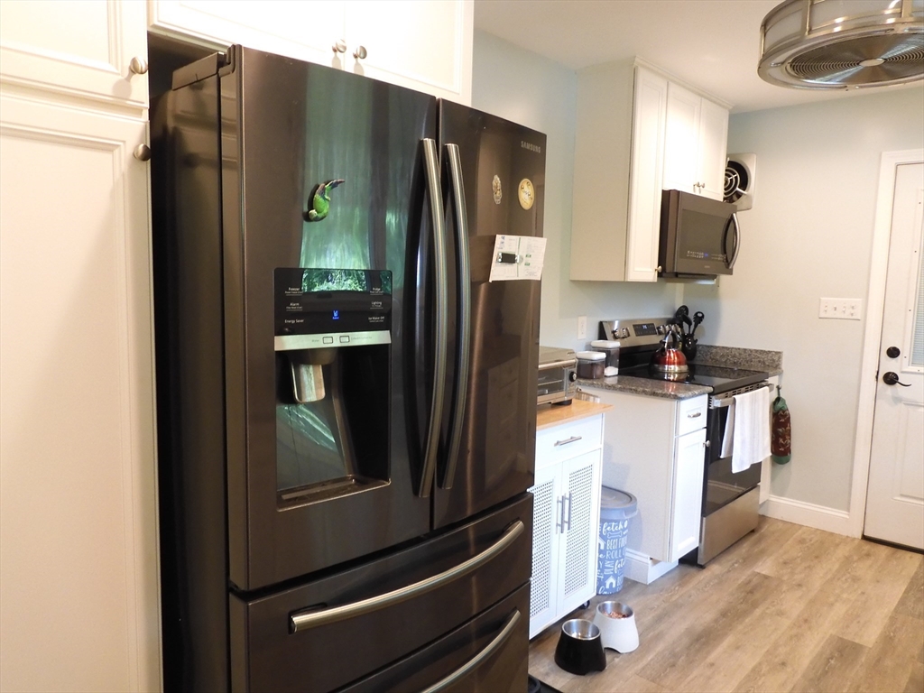 19 Perkins Street Amesbury, MA 01913 - Photo 6 of 27