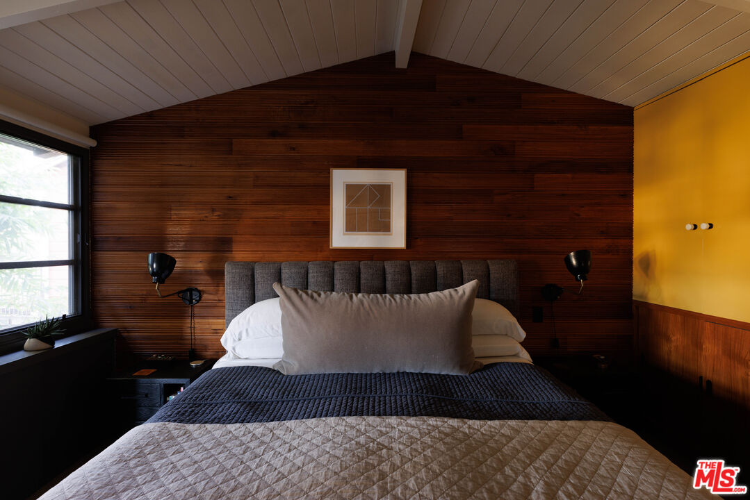 2044 Mayview Drive Los Angeles, CA 90027 - Photo 22 of 44 a front view of a house