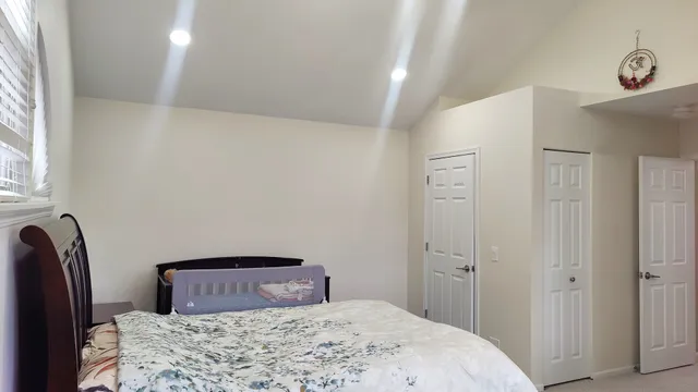 $429,900 | 138 White Branch Court South, Schaumburg, IL 60107