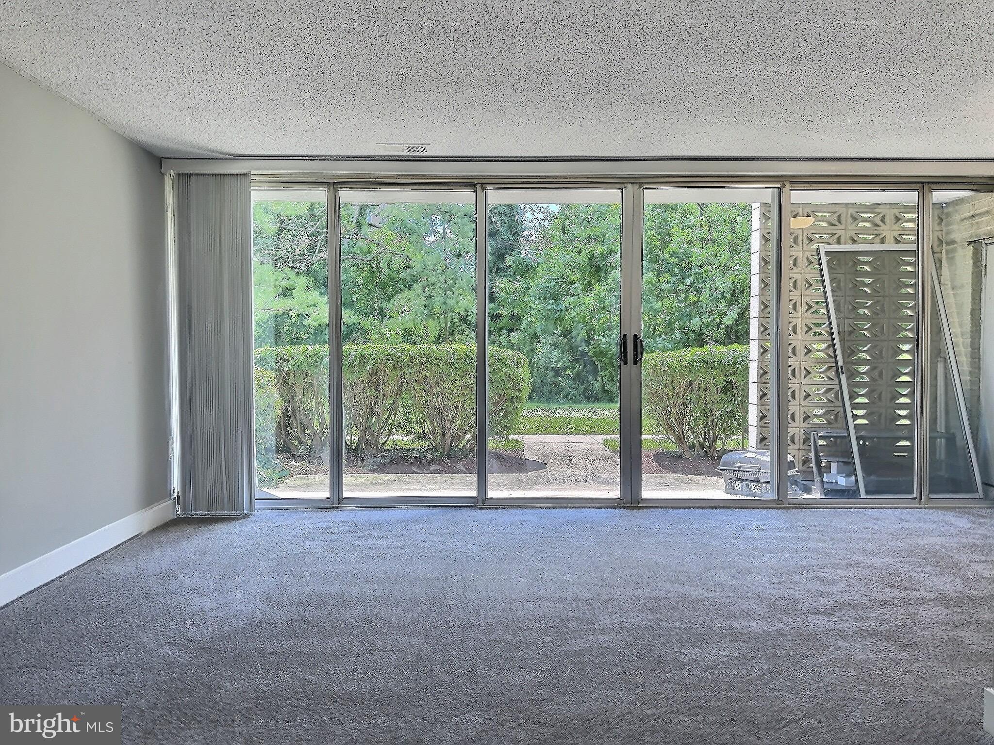 1826 Metzerott Road, Unit B4 Adelphi, MD 20783 - Photo 4 of 26 Living Room
