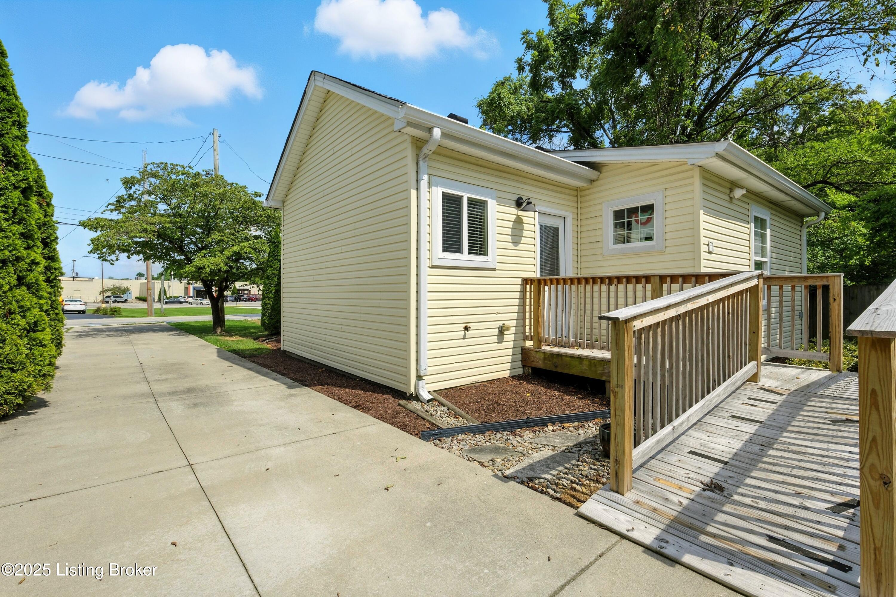 108 Evergreen Road Louisville, KY 40243 - Photo 36 of 44 108evergreen_louisvillerealestatemedia_1