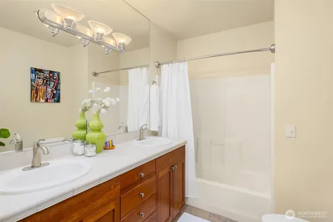$650,000 | 2035 Eastlake Avenue East, Unit 301, Seattle, WA 98102