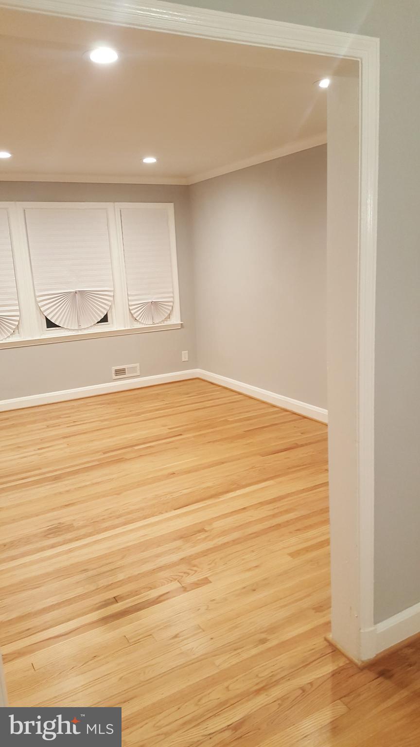 1545 Kirkwood Road Baltimore, MD 21207 - Photo 14 of 25 Living Room