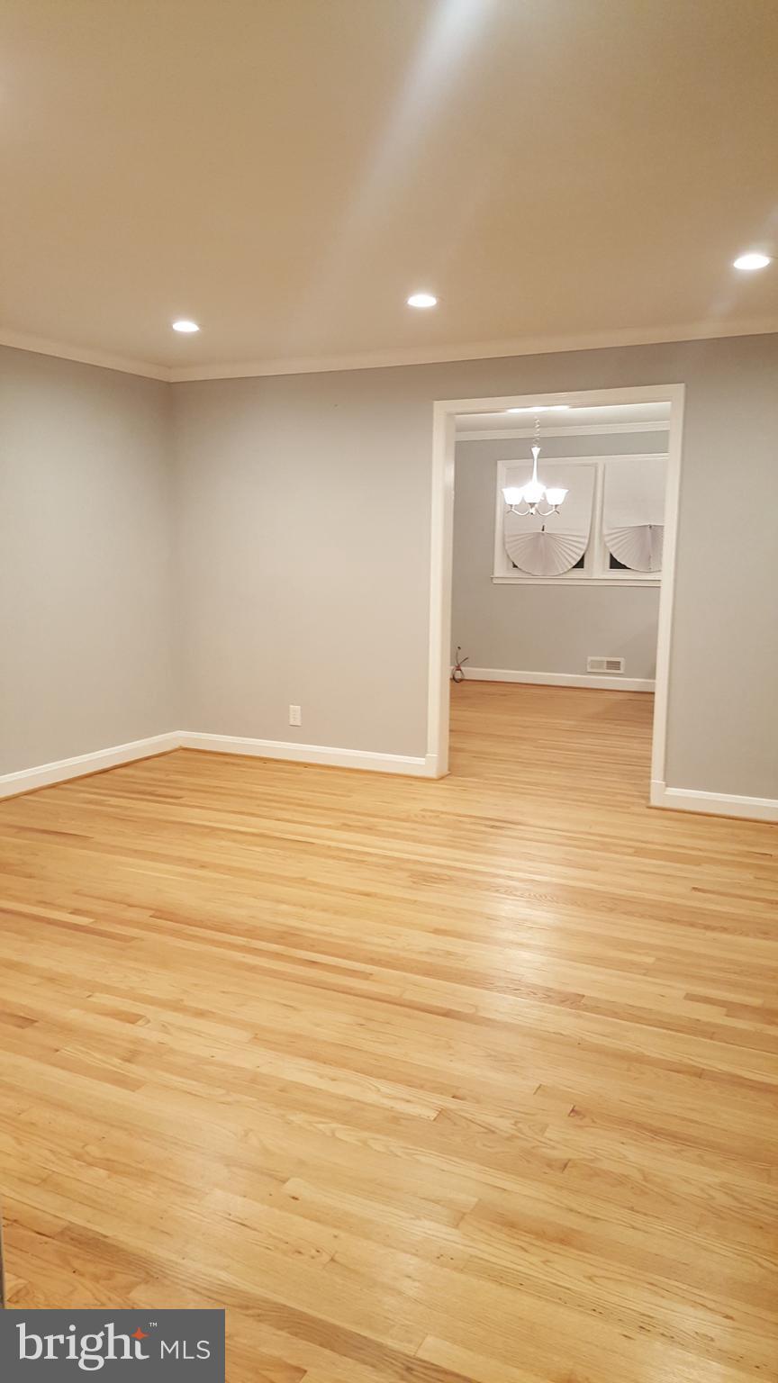 1545 Kirkwood Road Baltimore, MD 21207 - Photo 6 of 25 Living Room
