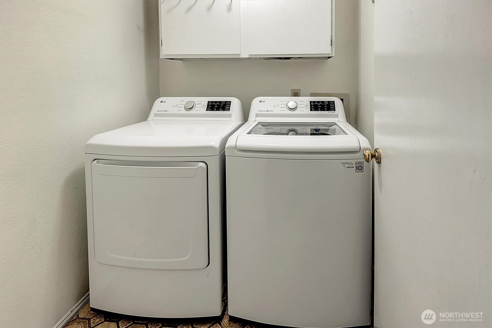 1918 238th Street Southeast Bothell, WA 98021 - Photo 18 of 36 a utility room with dryer and washer