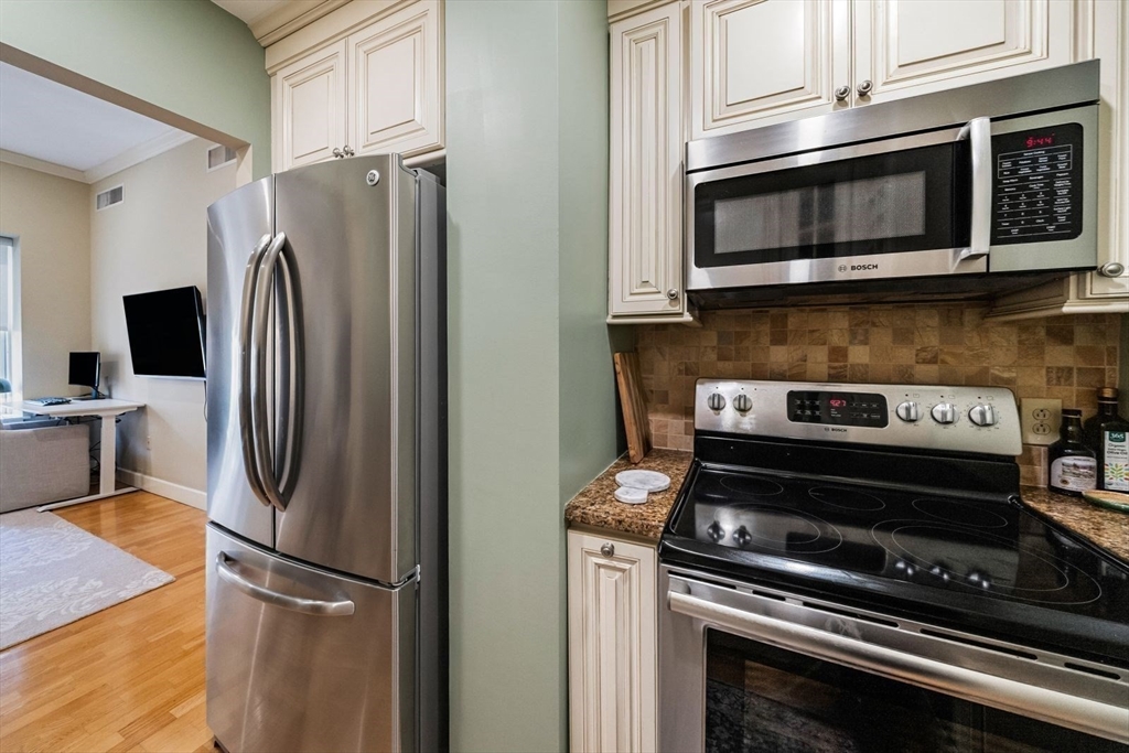 100 Fulton Street, Unit 3C Boston, MA 02109 - Photo 5 of 27