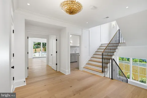 $5,295,000 | 6008 Oakdale Road, McLean, VA 22101