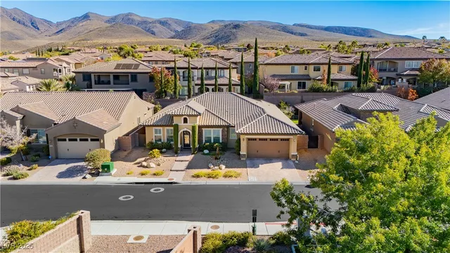 $1,100,000 | 2708 Bonaparte Lane, Henderson, NV 89044