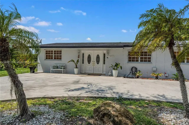 $890,000 | 10351 Southwest 49th Street, Miami, FL 33165