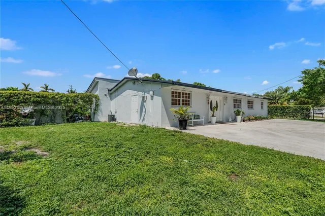 $890,000 | 10351 Southwest 49th Street, Miami, FL 33165