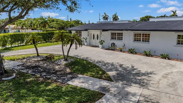 $890,000 | 10351 Southwest 49th Street, Miami, FL 33165