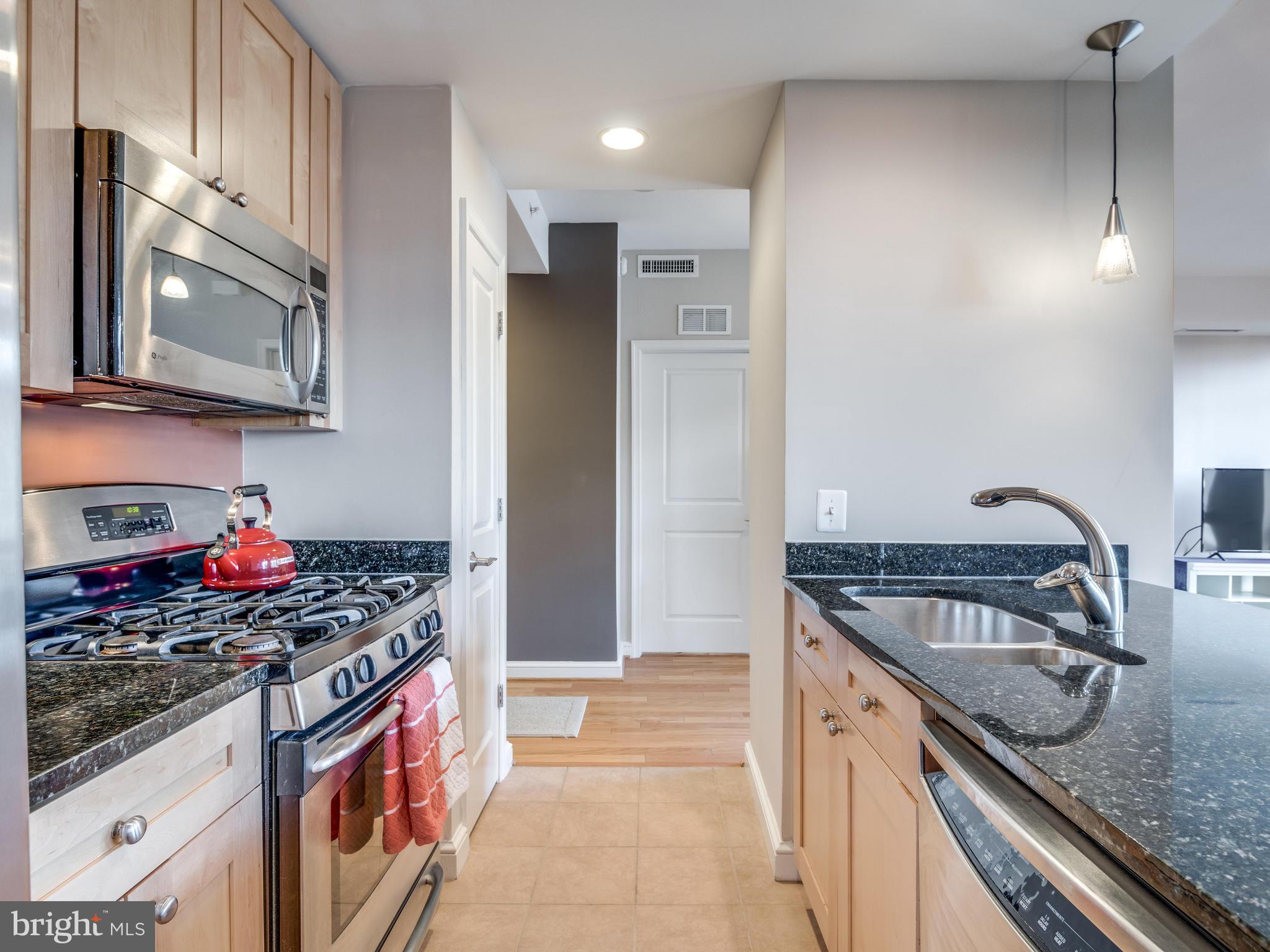 11990 Market Street, Unit 606 Reston, VA 20190 - Photo 10 of 30 Kitchen
