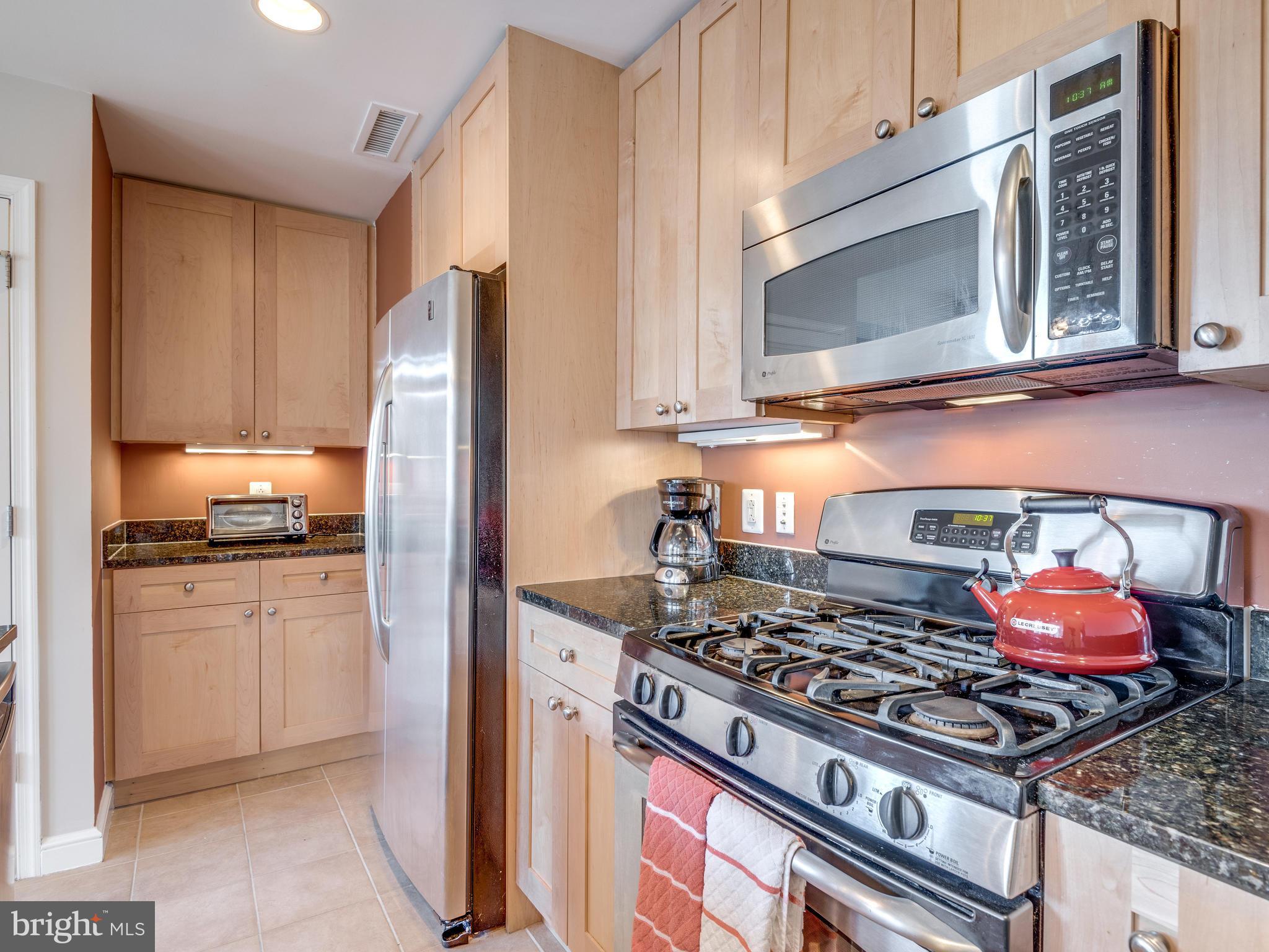 11990 Market Street, Unit 606 Reston, VA 20190 - Photo 11 of 30 Kitchen