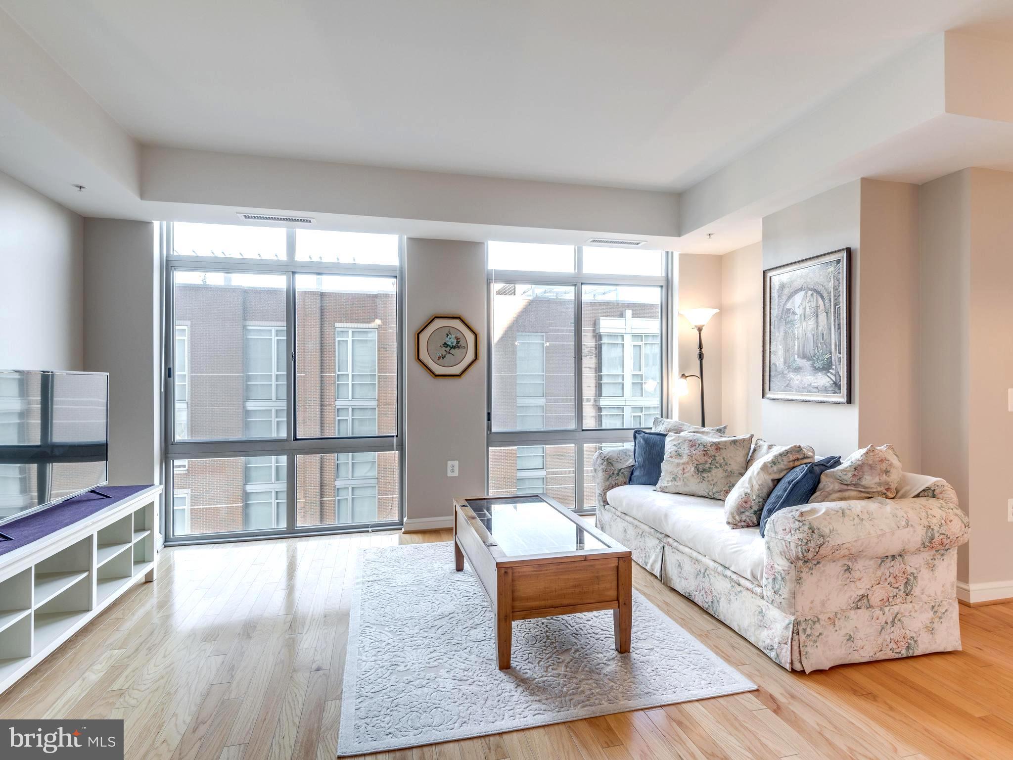 11990 Market Street, Unit 606 Reston, VA 20190 - Photo 4 of 30 Floor to Ceiling Windows