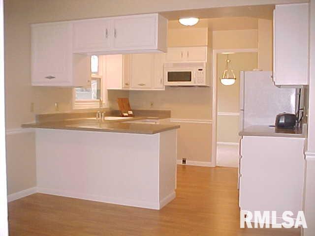 3119 Fairhaven Road Davenport, IA 52807 - Photo 5 of 9 Gallery Image 5