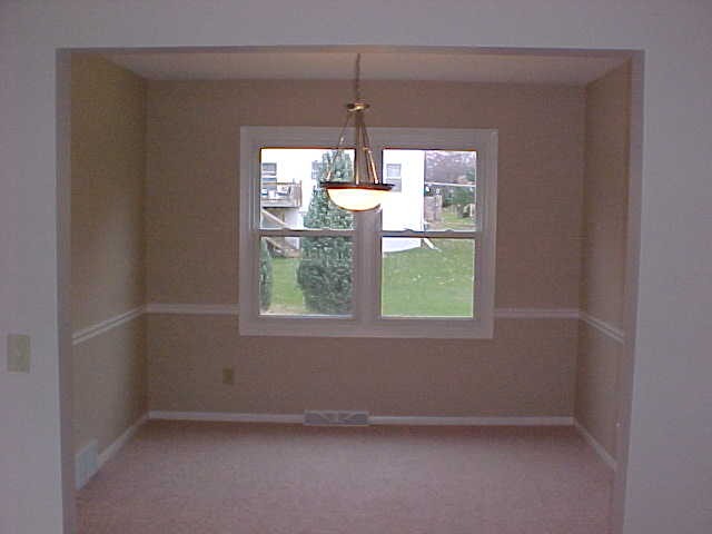 3119 Fairhaven Road Davenport, IA 52807 - Photo 6 of 9 Gallery Image 6