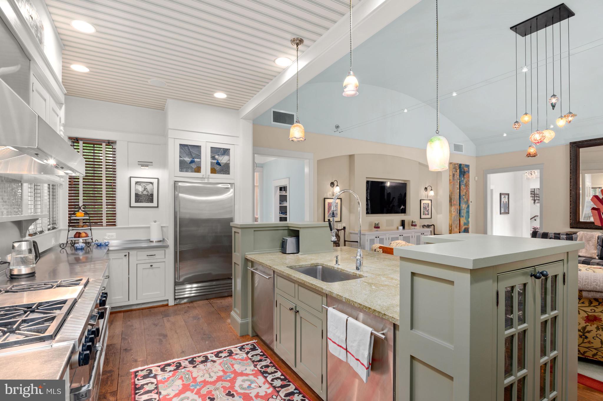 1937 Birch Road McLean, VA 22101 - Photo 18 of 51 Chef's Kitchen