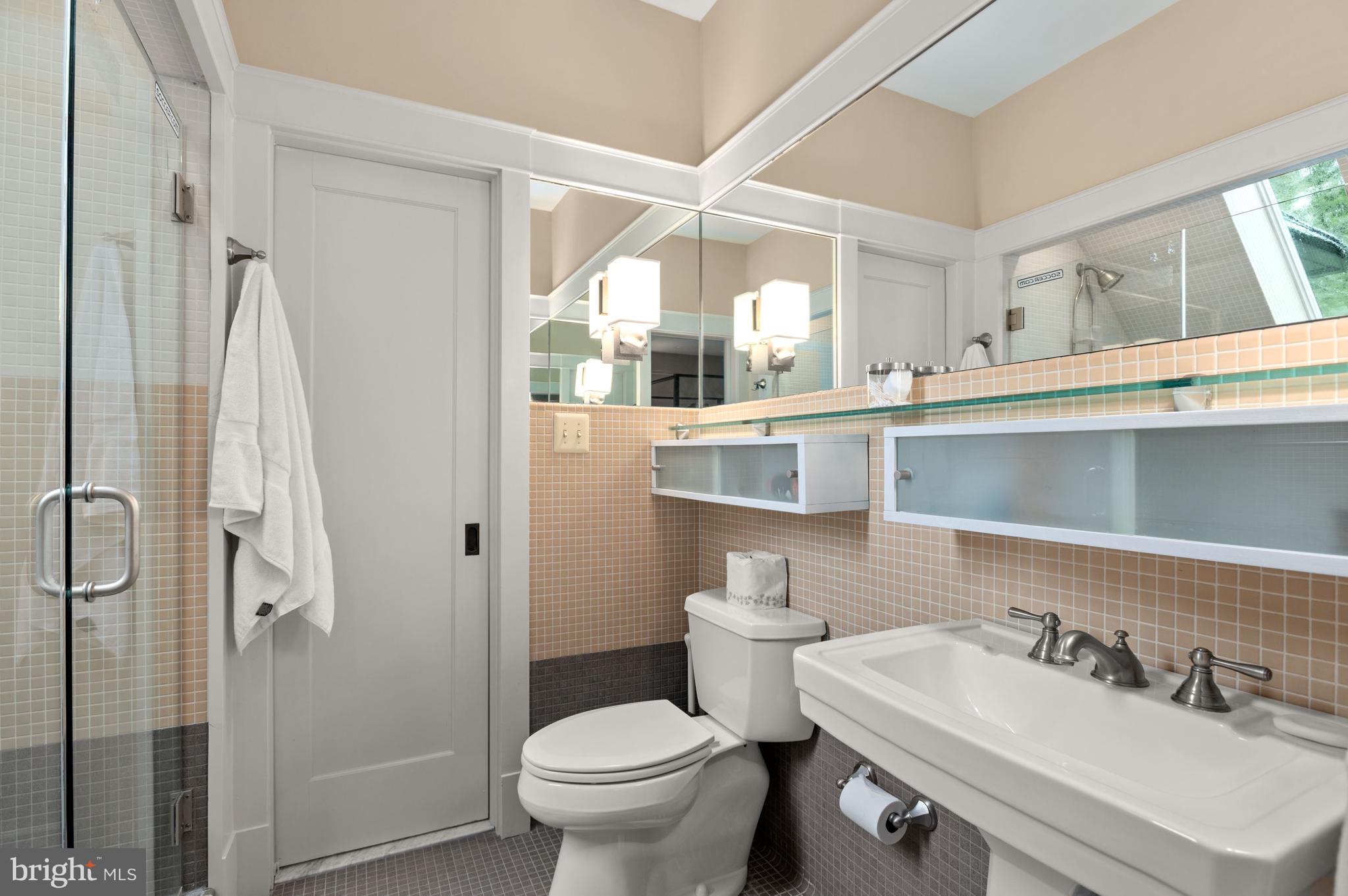 1937 Birch Road McLean, VA 22101 - Photo 32 of 51 Bath