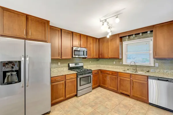 $2,200 | 4313 Helene Drive, North Charleston, SC 29418