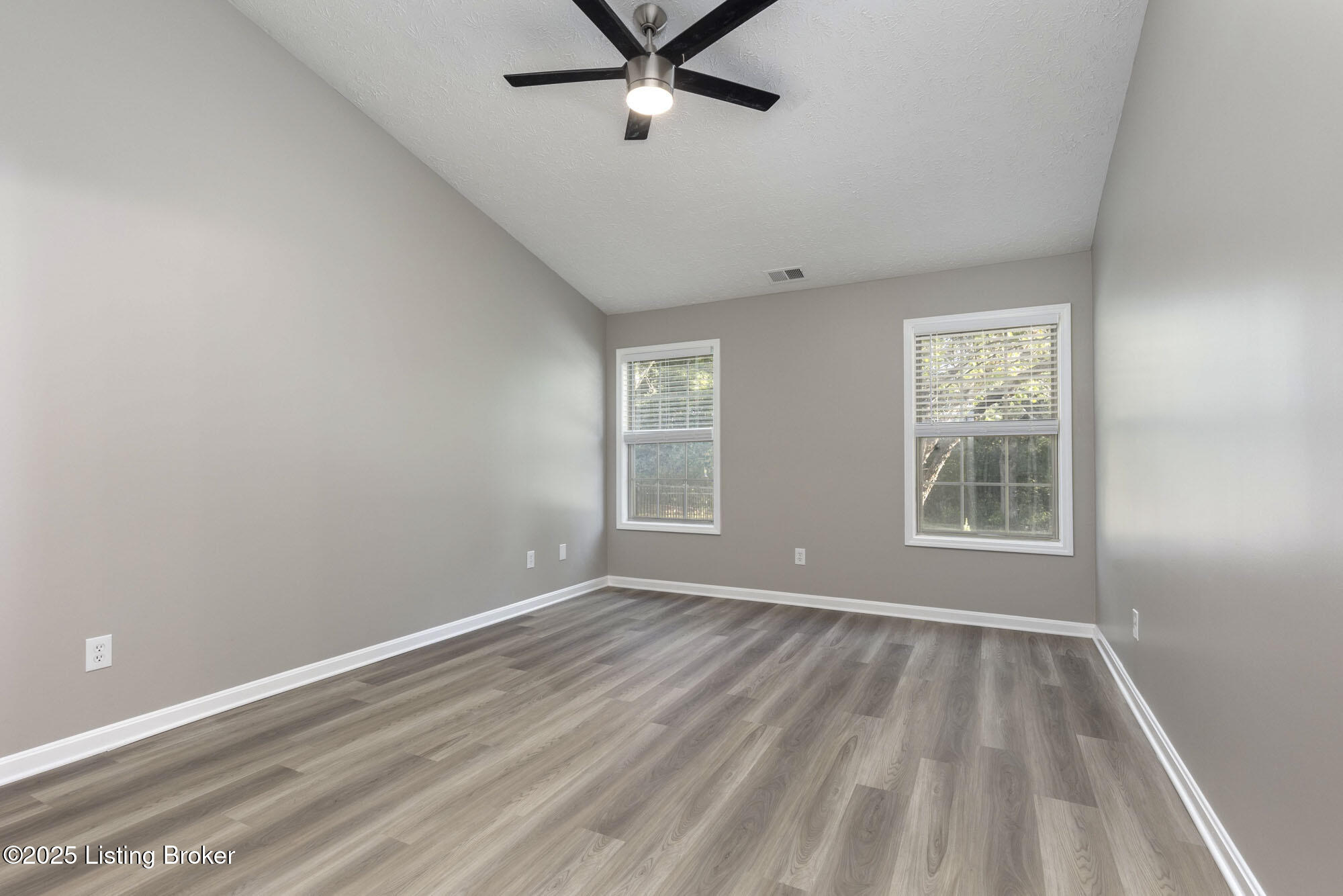17515 Curry Branch Road Louisville, KY 40245 - Photo 13 of 31 CurryBranch010