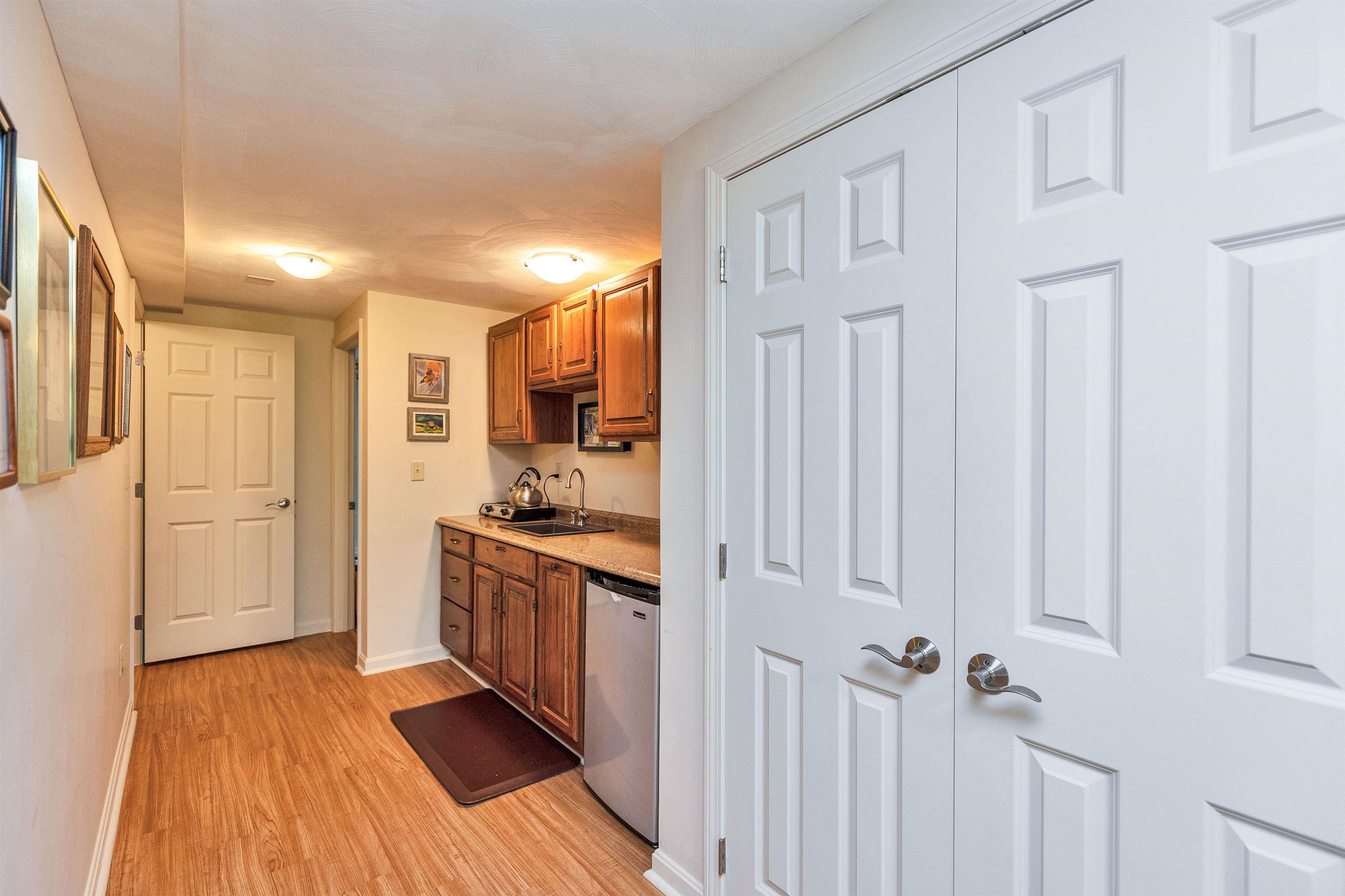 12 Colonial Square Peterborough, NH 03458 - Photo 46 of 60