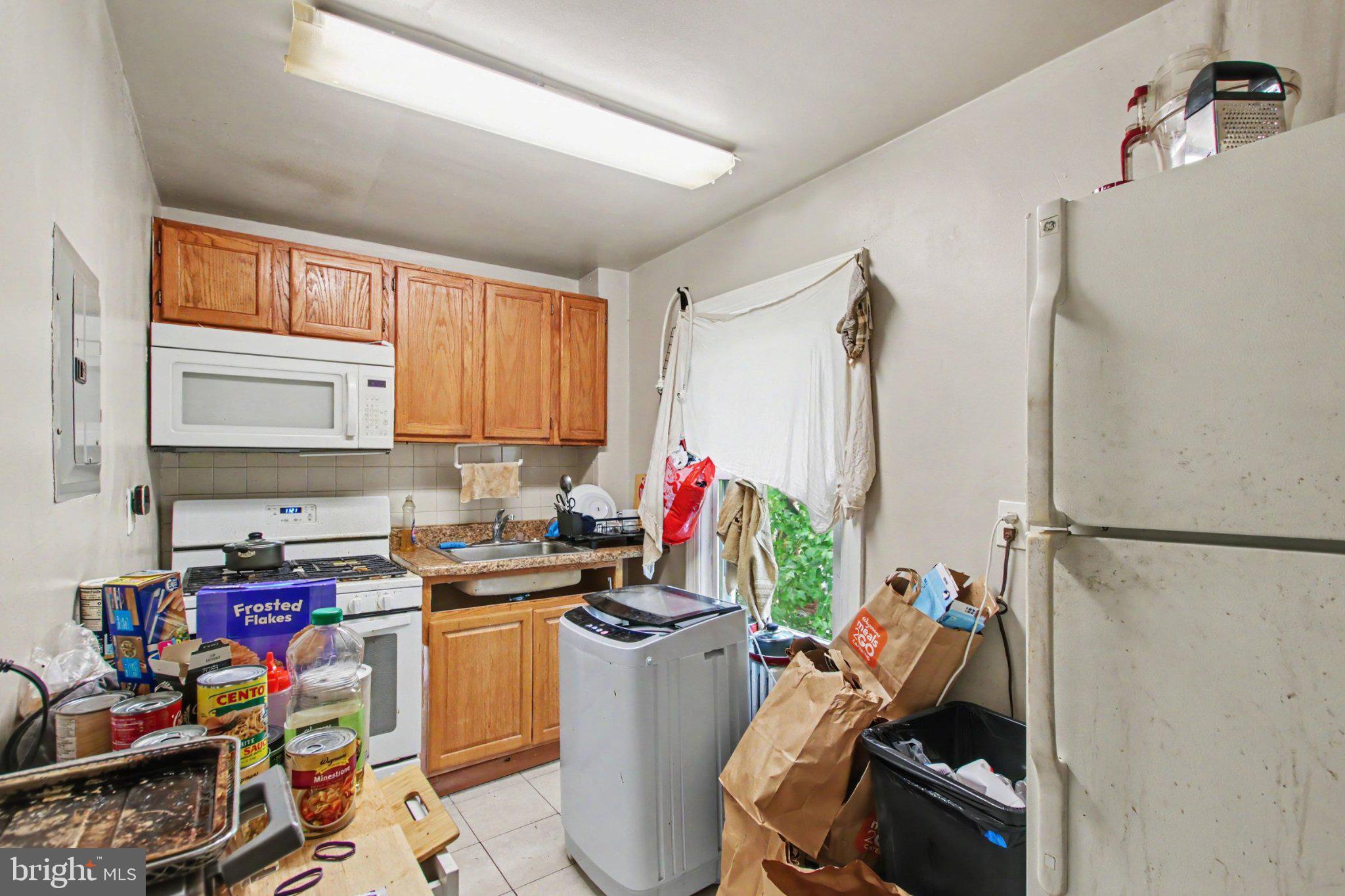4898 Sheriff Road Northeast Washington, DC 20019 - Photo 8 of 19 Kitchen