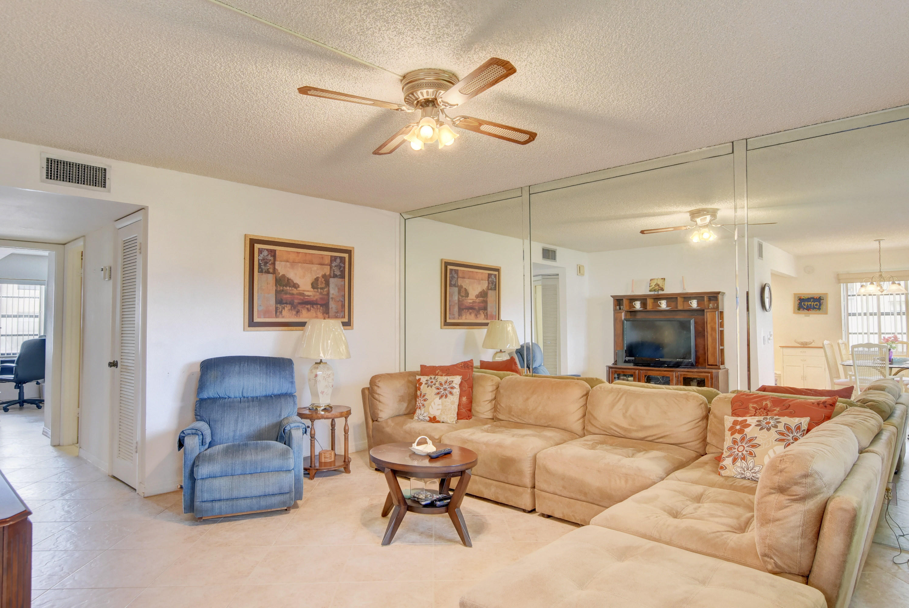 55 Capri B Delray Beach, FL 33484 - Photo 4 of 19 EBF_1413And4more