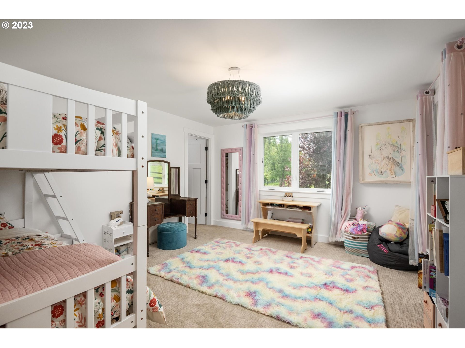 32877 South Wright Road Molalla, OR 97038 - Photo 20 of 34 a bedroom with furniture and a large window