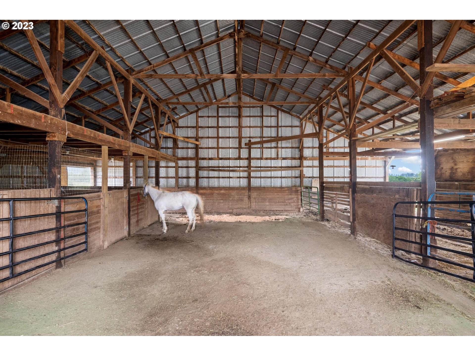 32877 South Wright Road Molalla, OR 97038 - Photo 29 of 34 a view of an empty room with a balcony