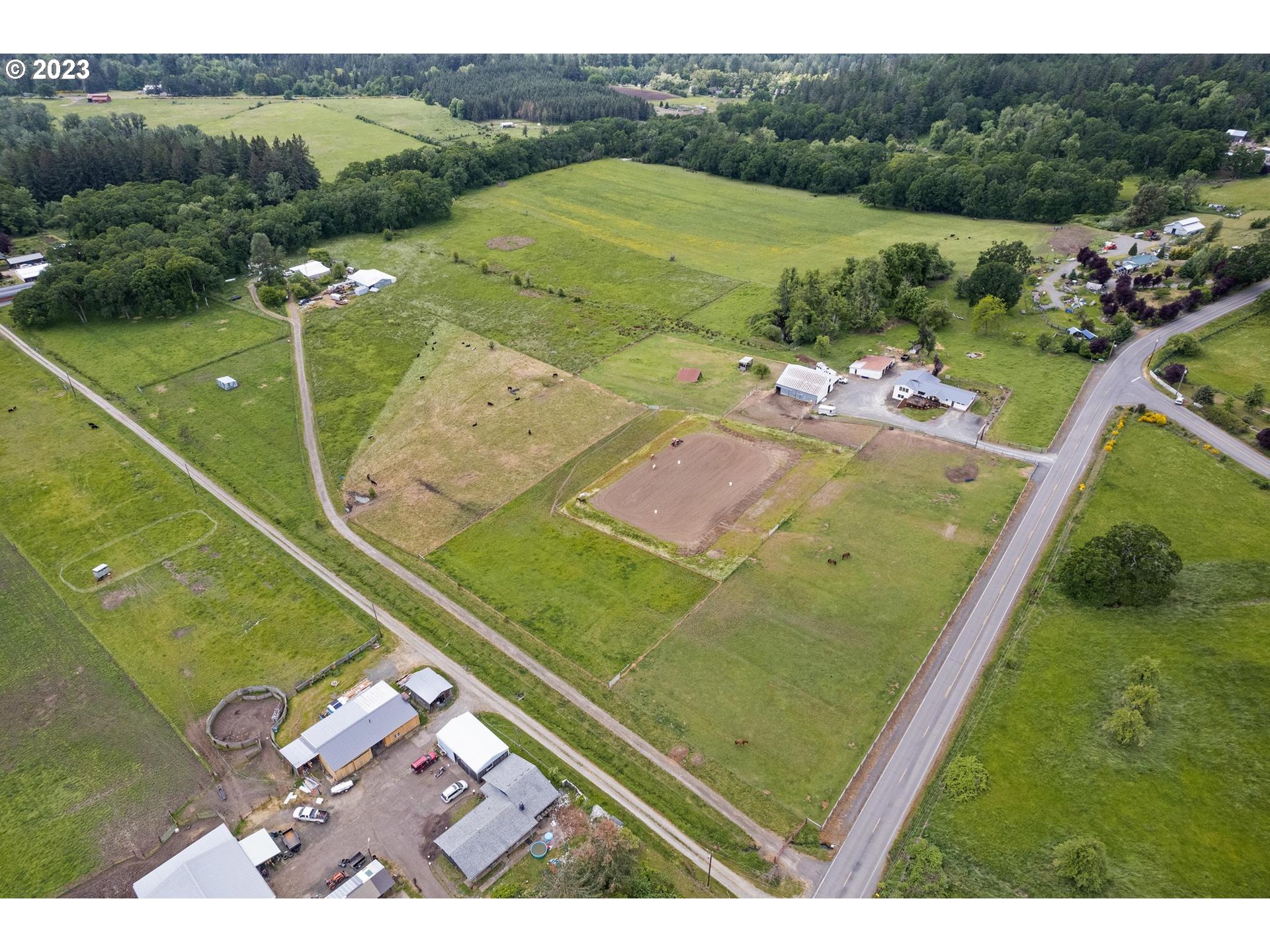 32877 South Wright Road Molalla, OR 97038 - Photo 33 of 34 a view of a tennis court