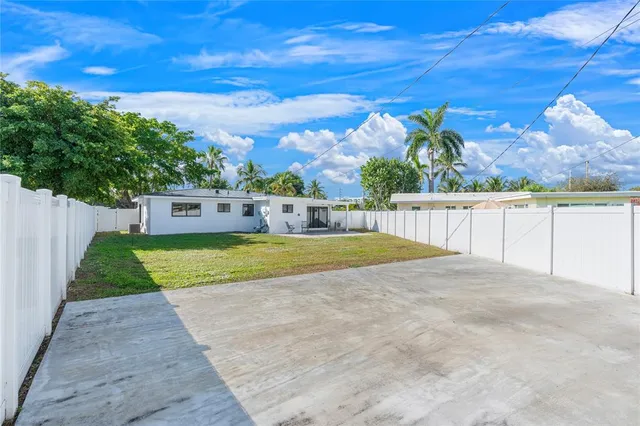 $4,500 | 455 Southwest 14th Court, Pompano Beach, FL 33060