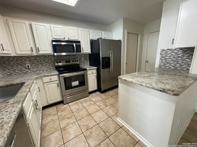 $2,225 | 10747 Lake Path Drive, San Antonio, TX 78217