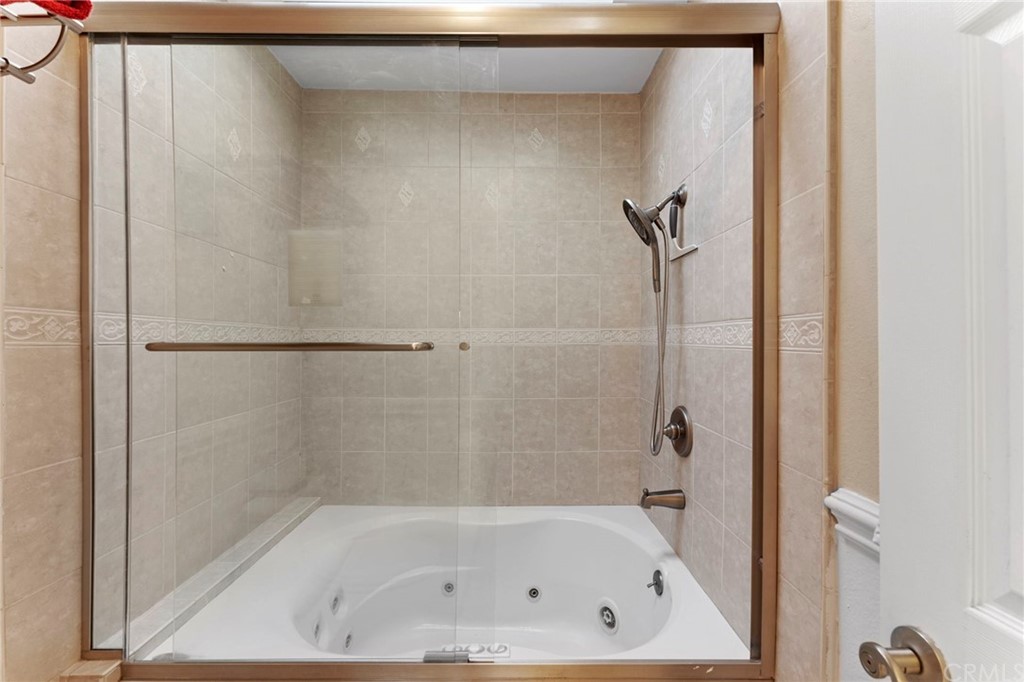 15 Calandria Irvine, CA 92620 - Photo 28 of 49 a bathroom with a bathtub