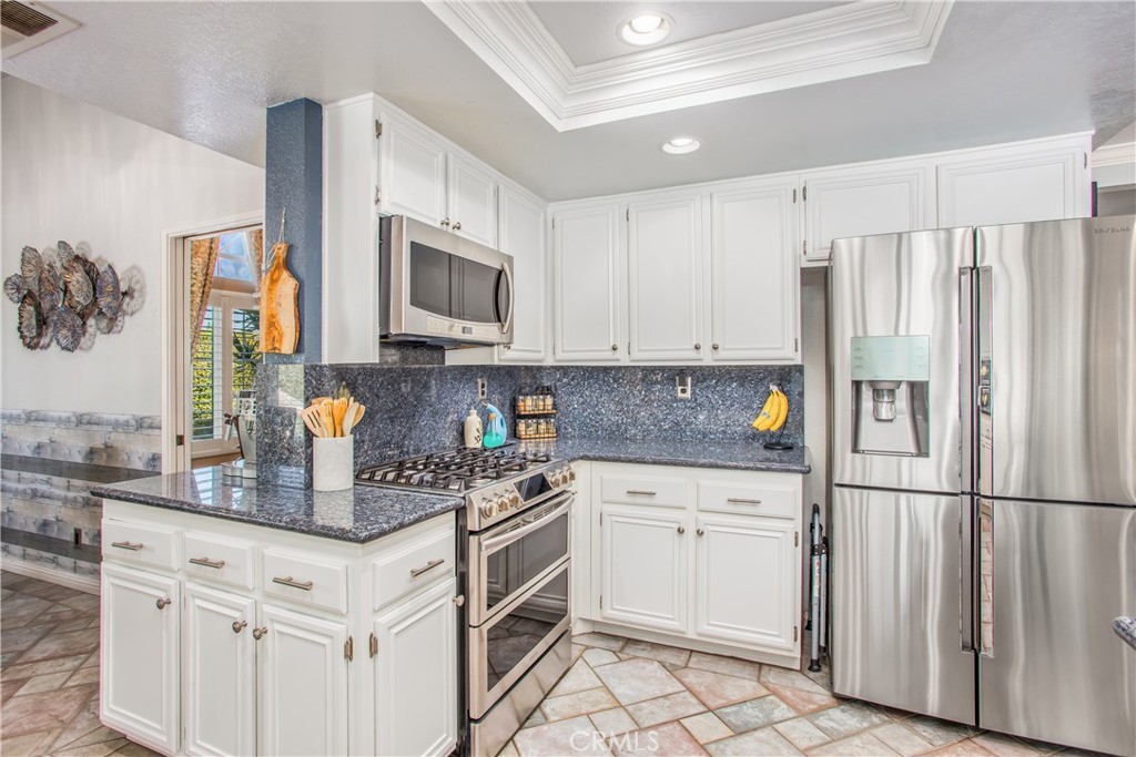 16455 Lake Knoll Parkway Riverside, CA 92503 - Photo 17 of 59