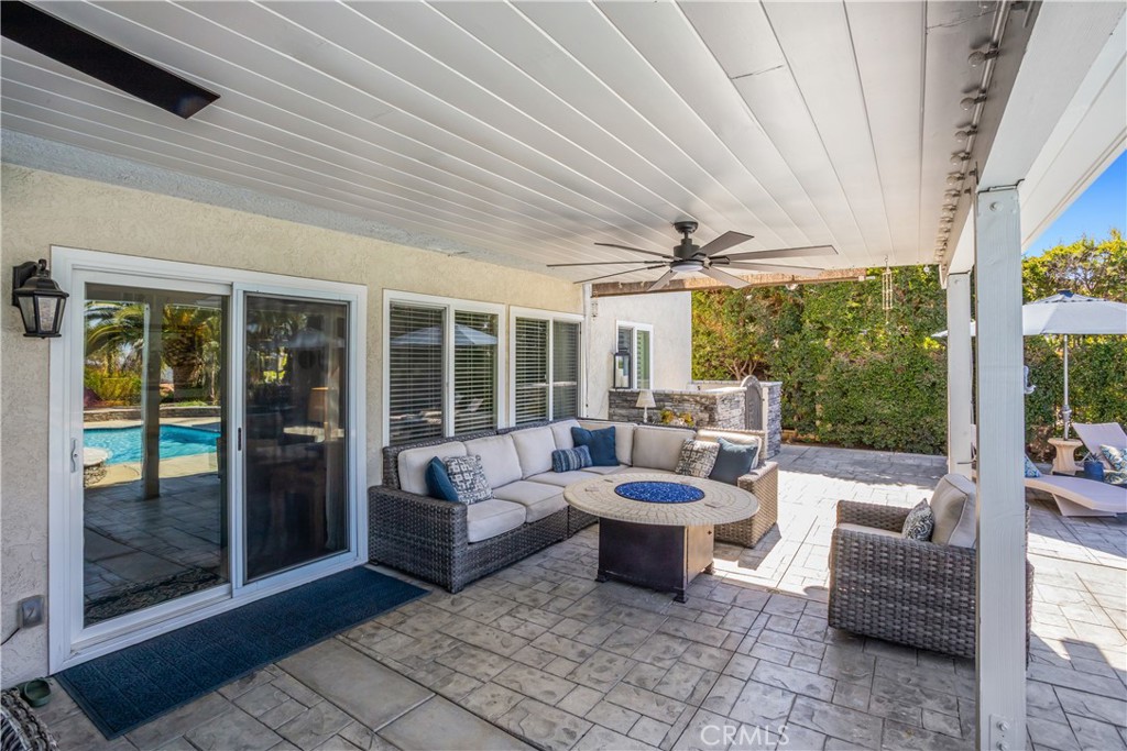 16455 Lake Knoll Parkway Riverside, CA 92503 - Photo 39 of 59 a building outdoor space with patio furniture and potted plants
