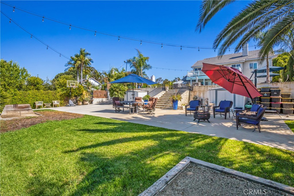 16455 Lake Knoll Parkway Riverside, CA 92503 - Photo 48 of 59 a view of a swimming pool with sitting area