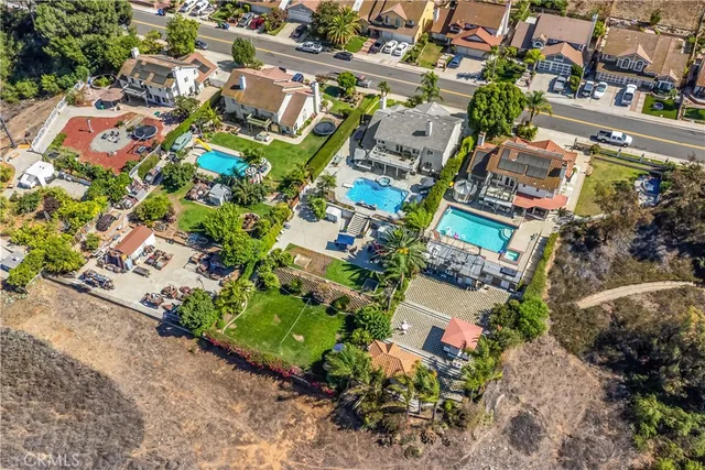 $999,999 | 16455 Lake Knoll Parkway, Riverside, CA 92503